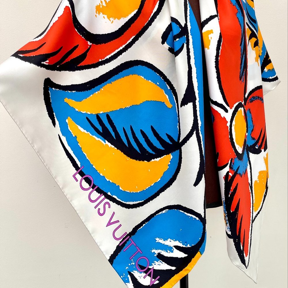 New Louis Vuitton Monogram Oversize Logo Off White Multicolor Silk Wrap Scarf - Picture 13 of 16